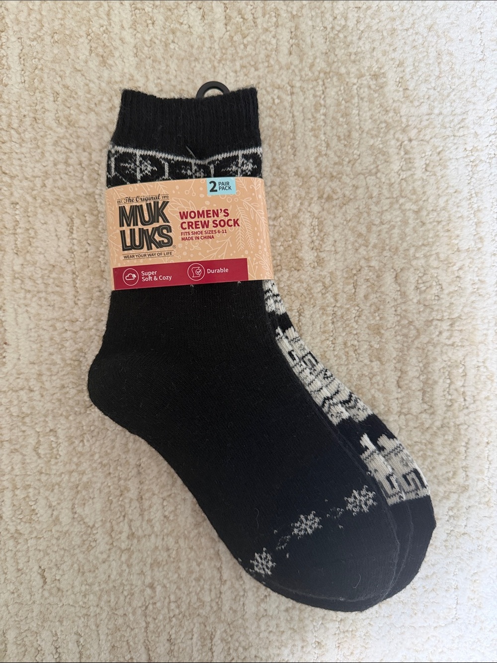 NWT Muk Luks Black & Cream Patterned Crew Socks - Women's 2 Pack